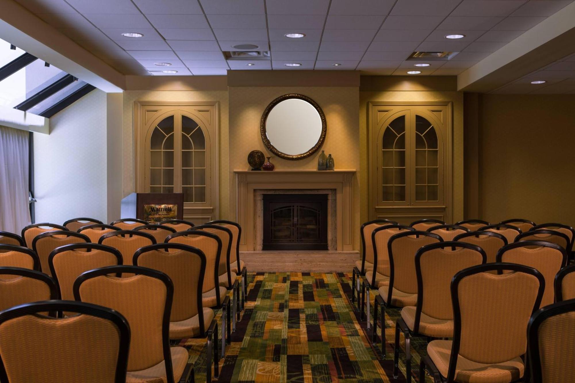 Greensboro-High Point Marriott Airport Επιχειρήσεις φωτογραφία